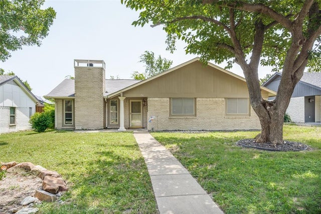 1708 Hendrick Drive, Plano