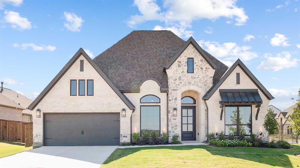 7441 Harrier Drive, Fort Worth