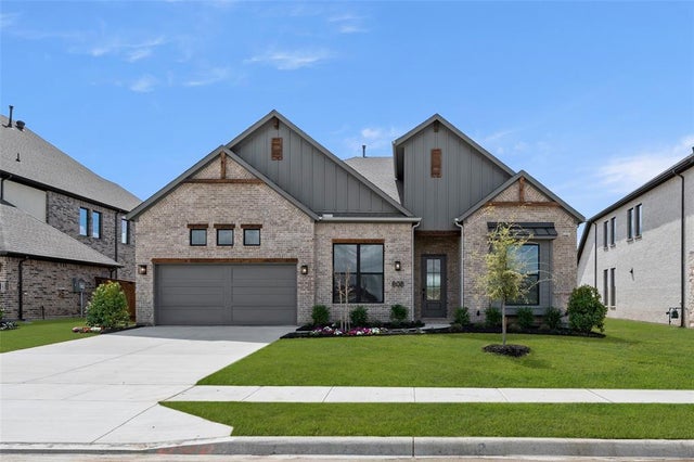 808 Zenica Drive, Aledo