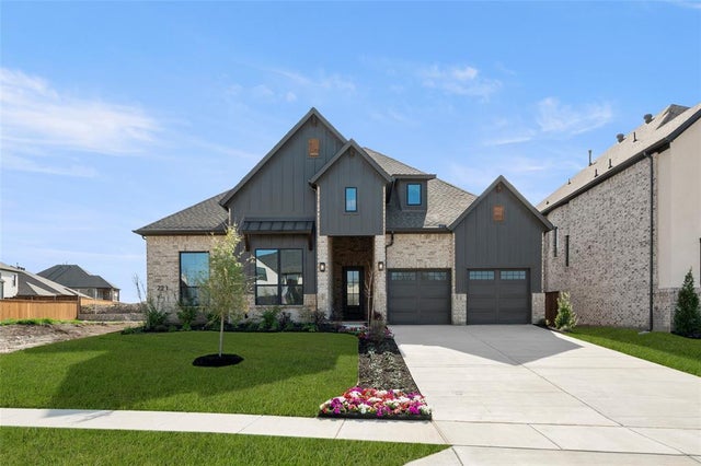 221 Lantern Ridge Drive, Aledo