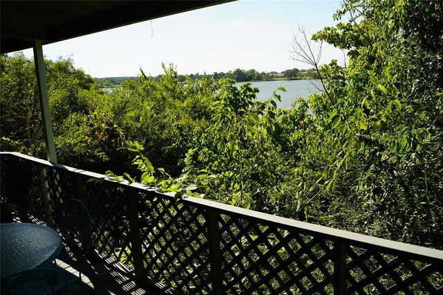 7028 Edgewater Trail, Fort Worth