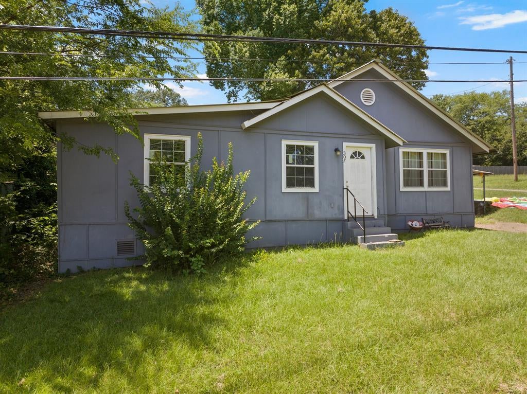307 Russell Street, Hughes Springs