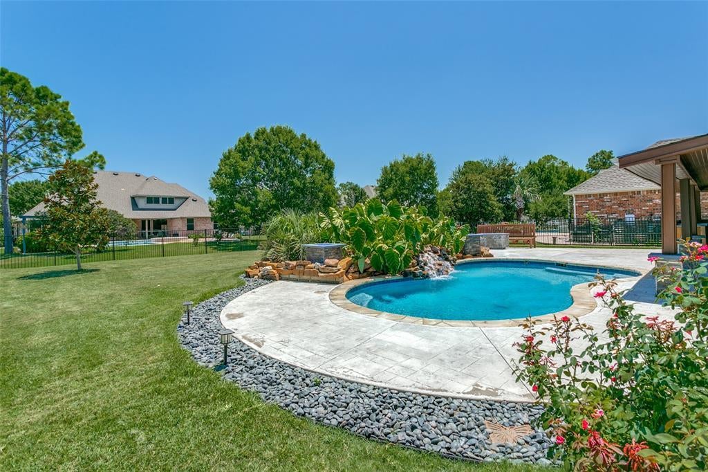 1001 Cheyenne Court, Shady Shores