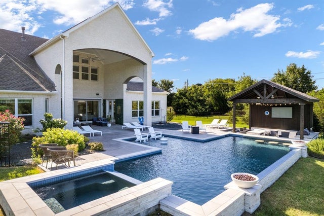 330 Bonham Boulevard, Fairview