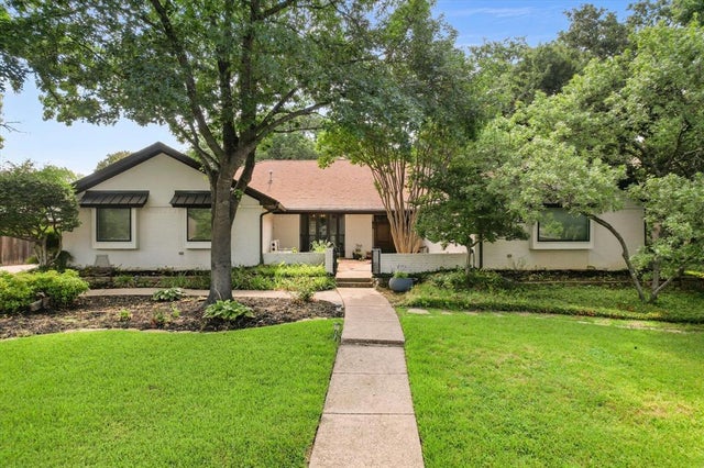 3907 Copperwood Court, Colleyville
