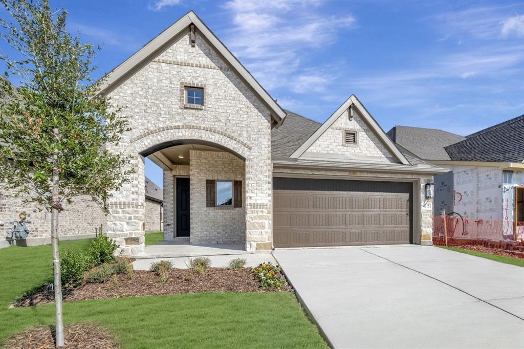 4215 Elk Hair Drive, Royse City