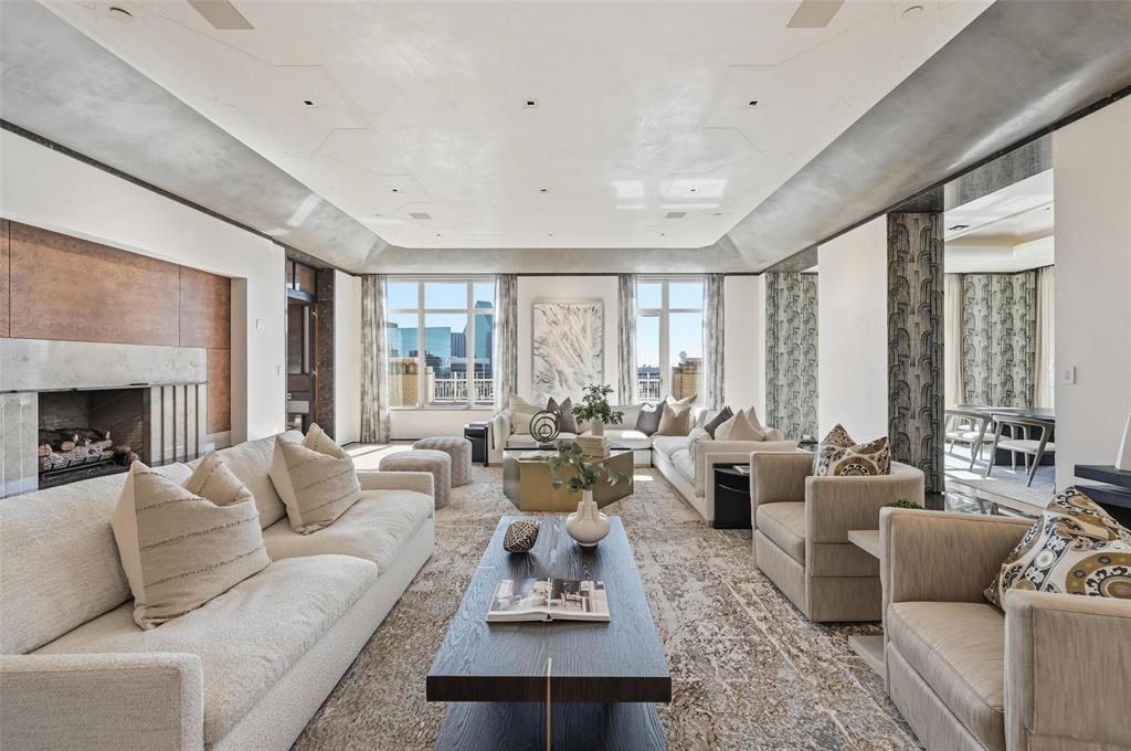 2555 N Pearl Street 2200, Dallas