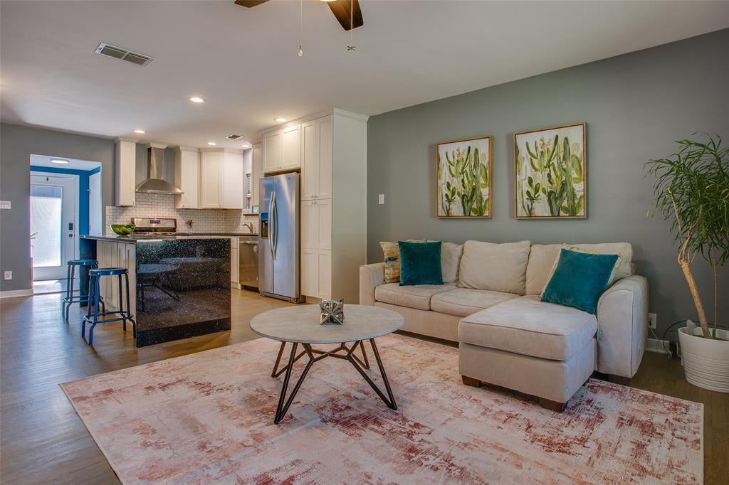 930 Burlington Boulevard, Dallas