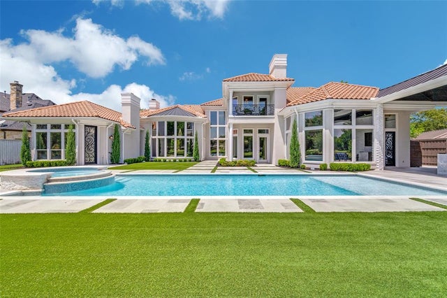 5230 Westgrove Drive, Dallas