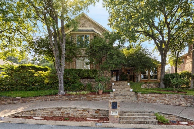 2729 Sunrise Drive, Arlington