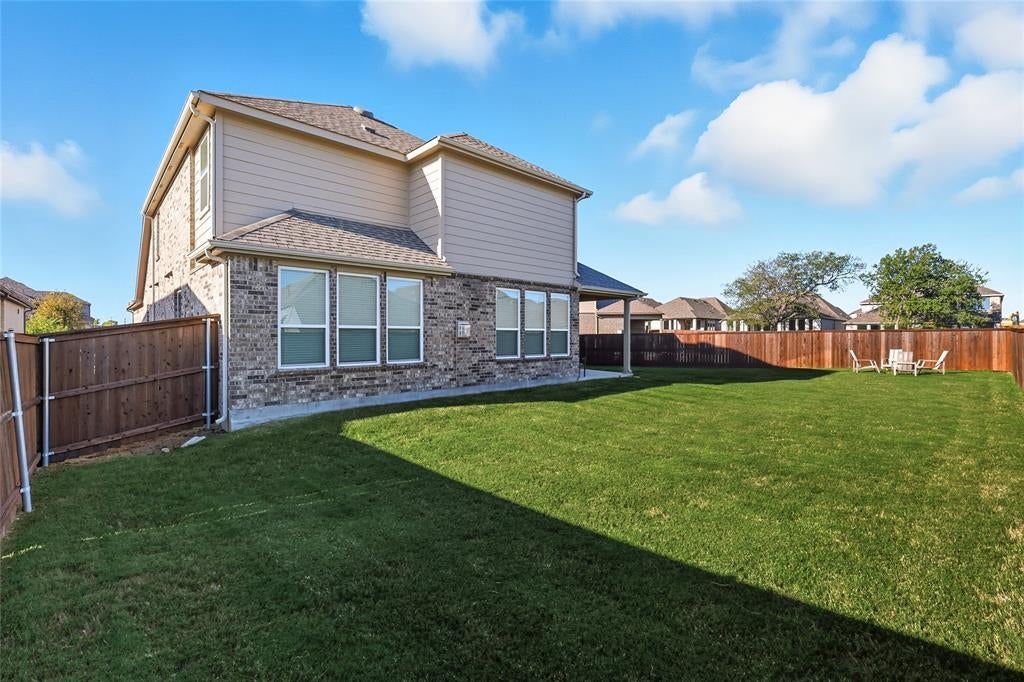 9405 Trailway Drive, Oak Point