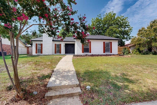 816 Cross Bend Road, Plano