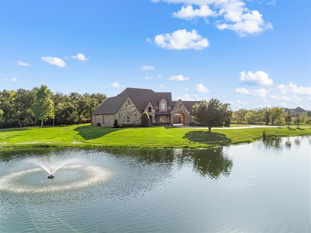 737 Manor Drive, Argyle