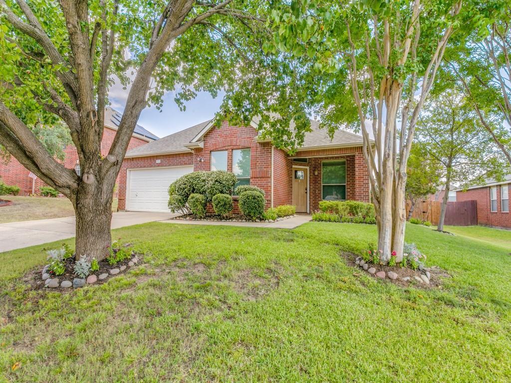 1737 Cliffrose Lane, Lewisville