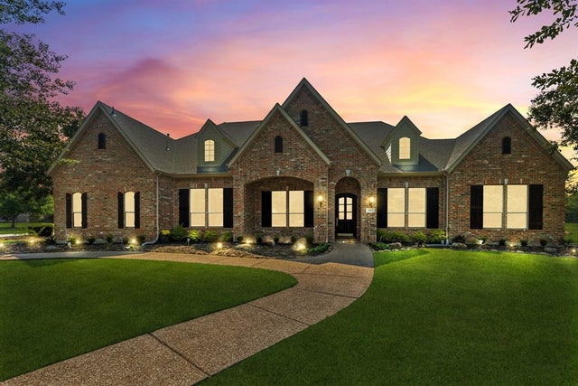 207 Dumont Court, Fairview