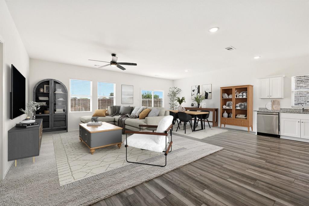 1545 Shadow Hawk Drive, Fort Worth