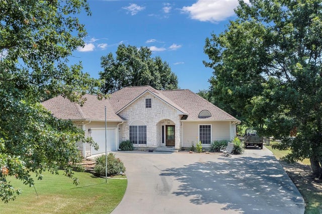 102 Kiowa Drive N, Lake Kiowa