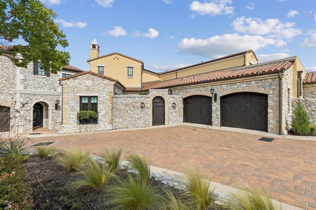 10 Comillas Drive, Westlake