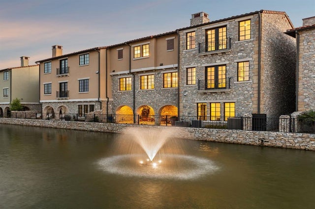 22 Comillas Drive, Westlake