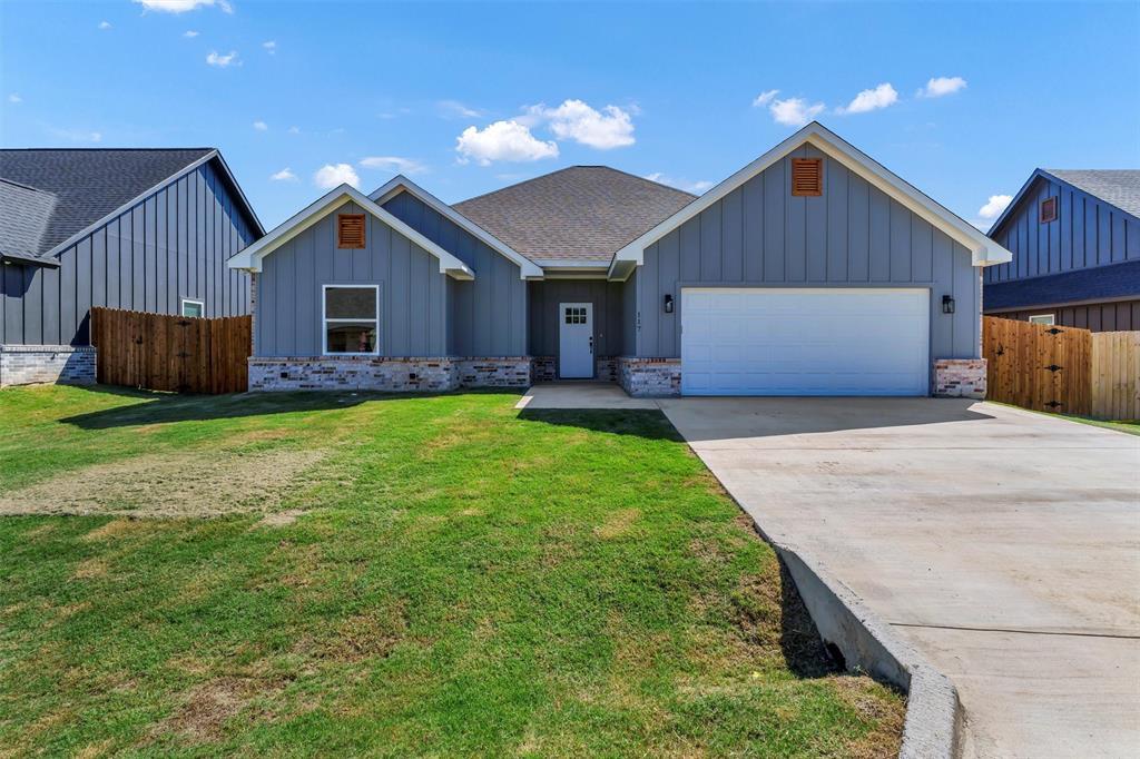 117 Bexar Street, Mabank