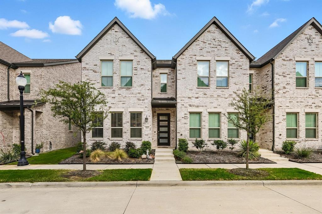 323 Colusa Drive, Lewisville