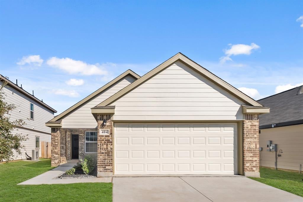 404 Woodhouse Way, Everman