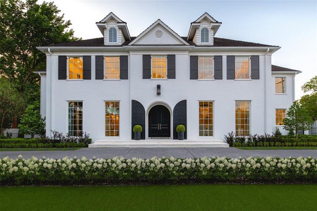 5947 Lupton Drive, Dallas