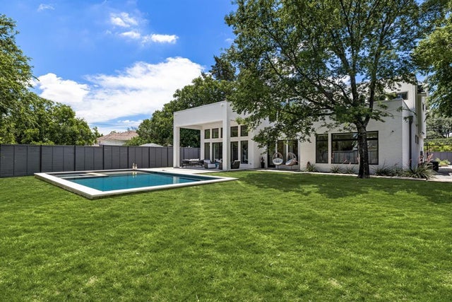 6243 Churchill Way, Dallas