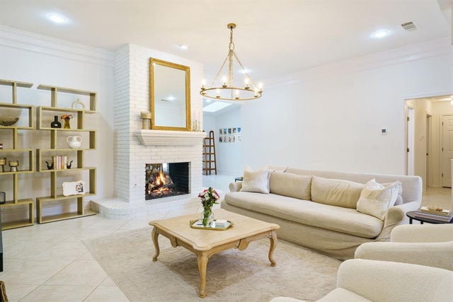 1929 Shadow Trail, Plano