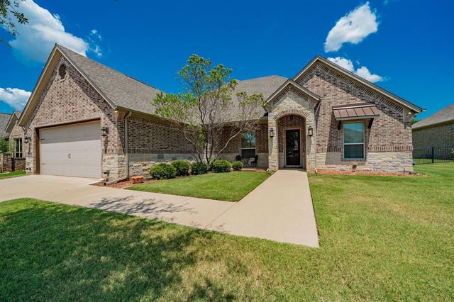 2041 Clive Drive, Granbury