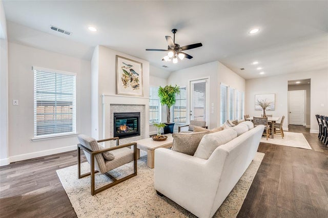 8532 Melrose, The Colony