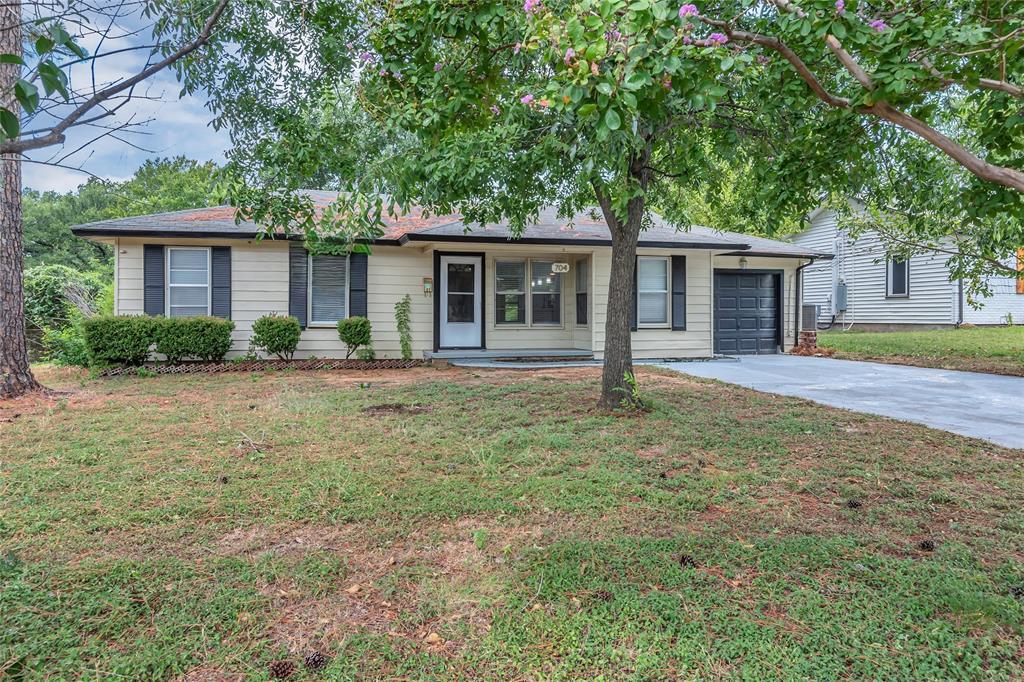 704 Vine Street, Euless