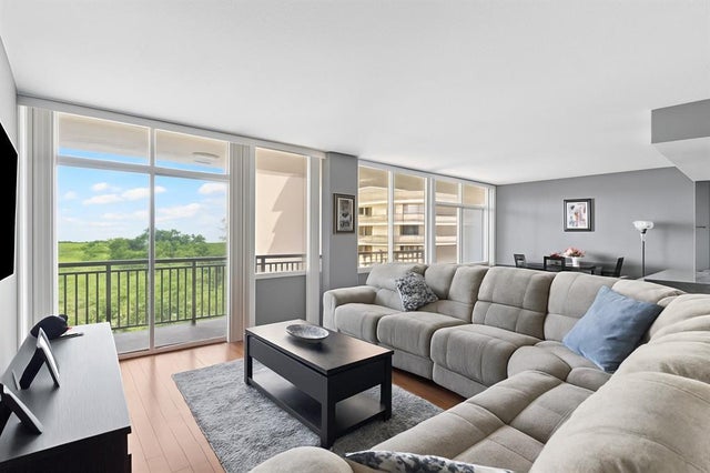 6211 W Northwest Highway 500, Dallas