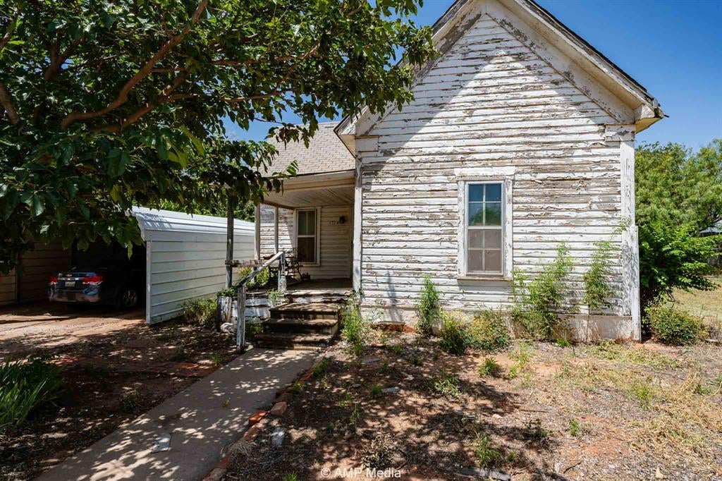 1714 Avenue J, Anson