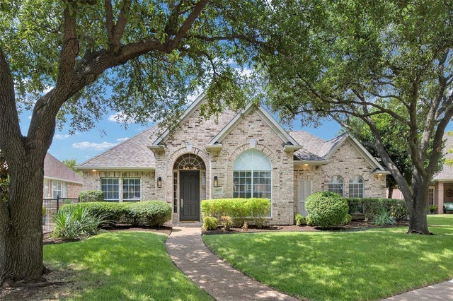 5687 Southern Hills Drive, Frisco