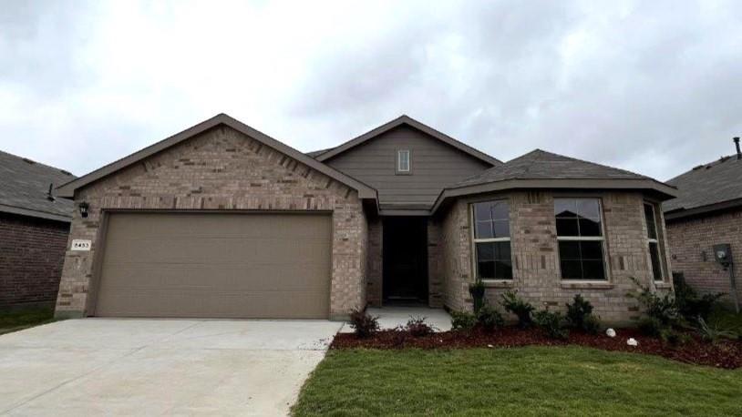 8453 Hollymead Lane, Fort Worth