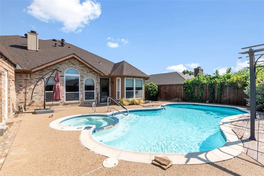 622 Meadowcrest Drive, Highland Village