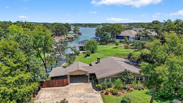 100 Kiowa Drive S, Lake Kiowa