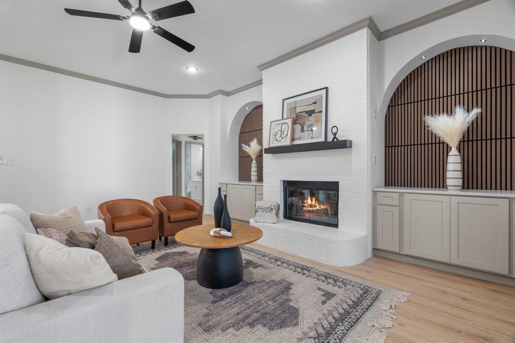 406 Fall Cedar Drive, Fort Worth