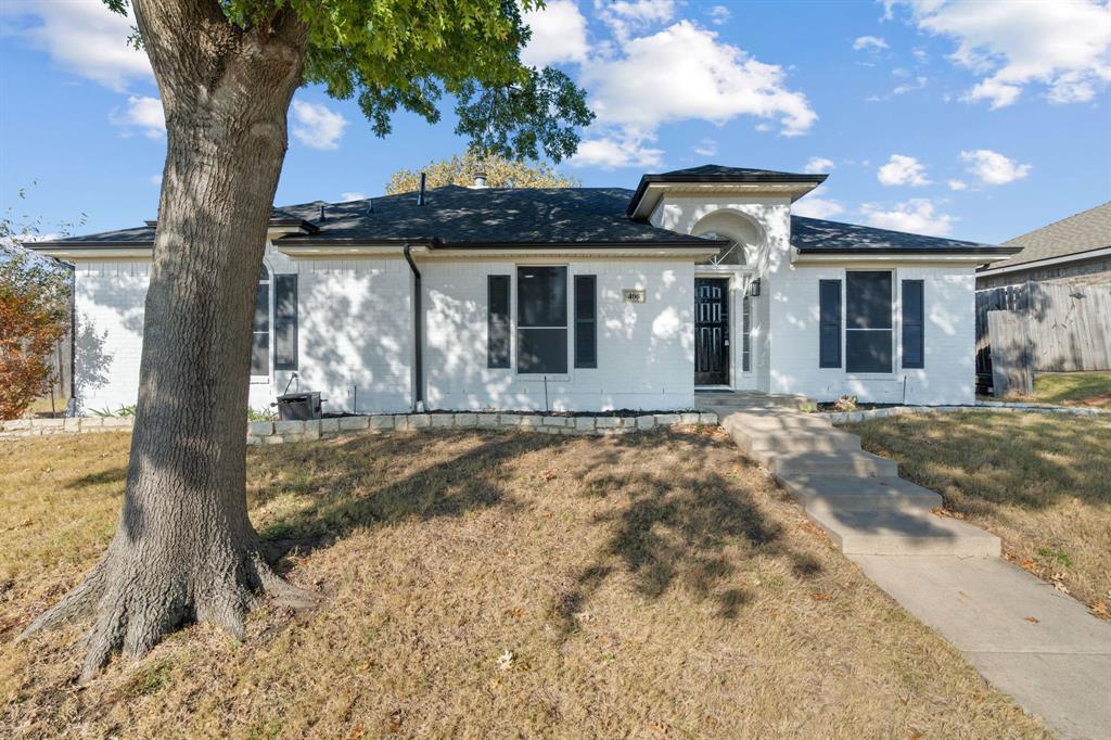 406 Fall Cedar Drive, Fort Worth