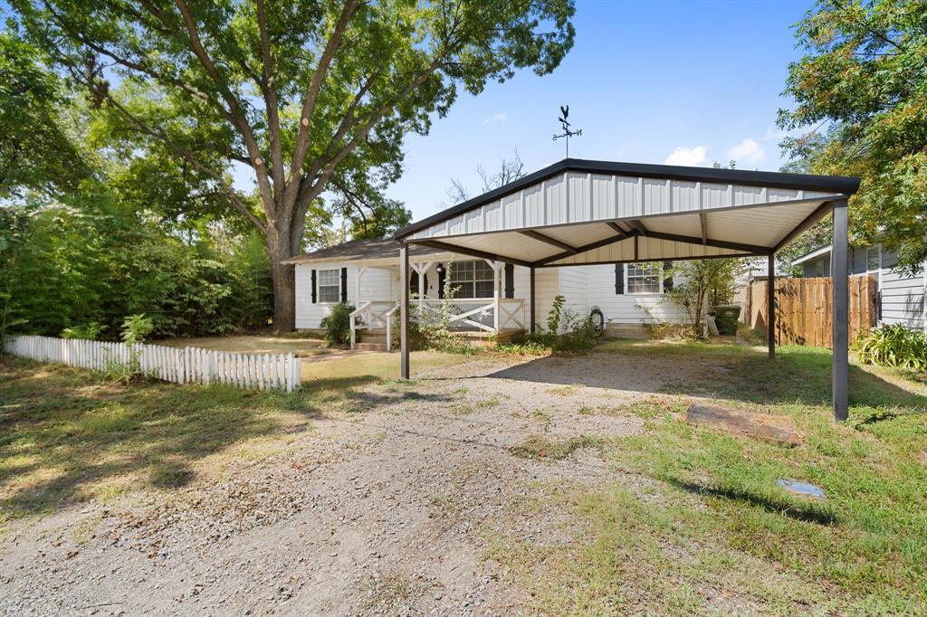 221 N Avenue A, Springtown