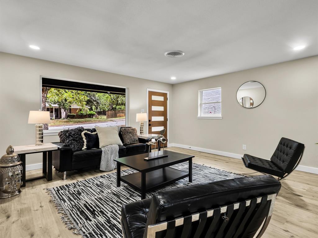 6005 Saint Johns Lane, Fort Worth