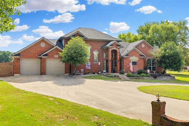 114 Kiowa Drive N, Gainesville