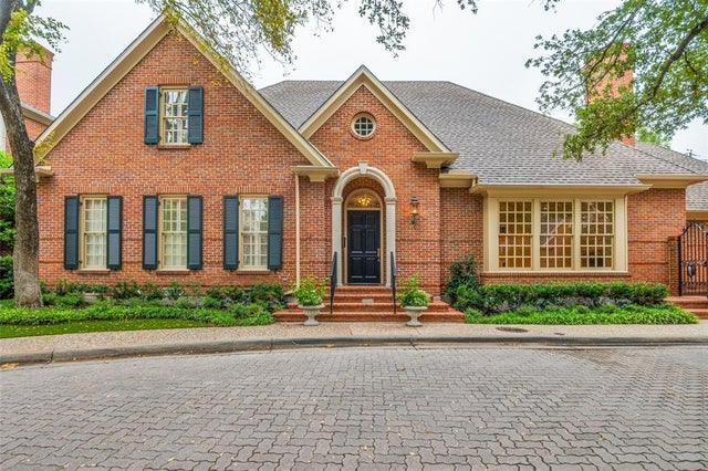 5804 Redwood Court, Dallas