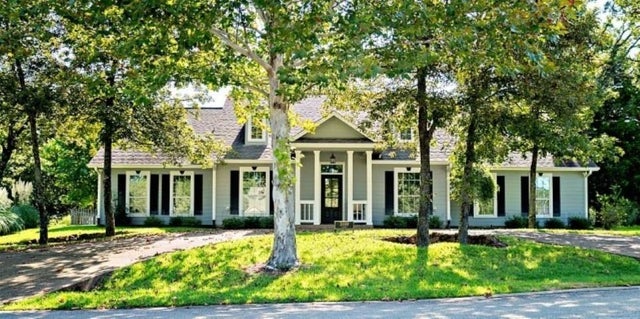 3699 Sabine Street, Athens