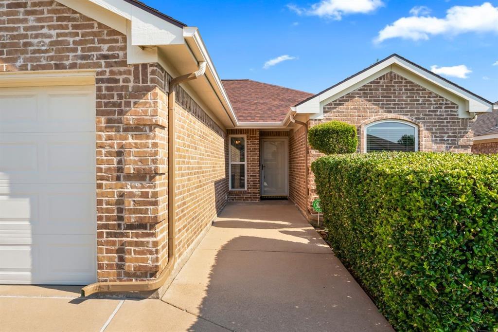2736 Ensenada Lane, Fort Worth