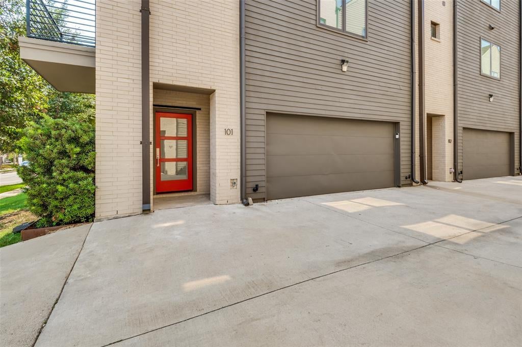 2703 Kimsey Drive 101, Dallas