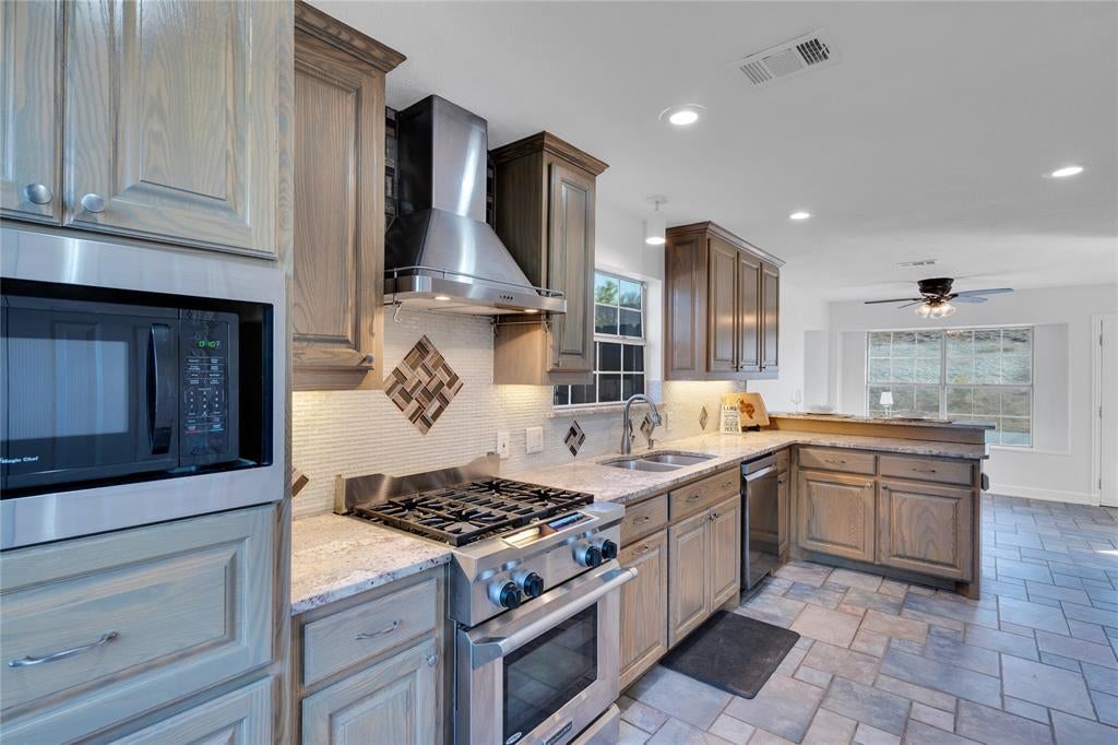 363 Balcones Drive, Fort Worth