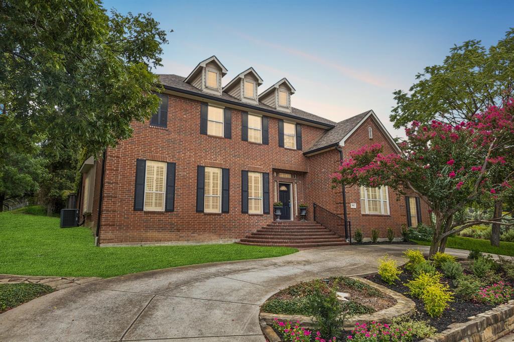 8904 Meadowknoll Drive, Dallas