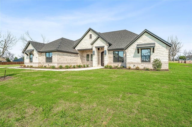 2128 Middlewood Circle, Granbury
